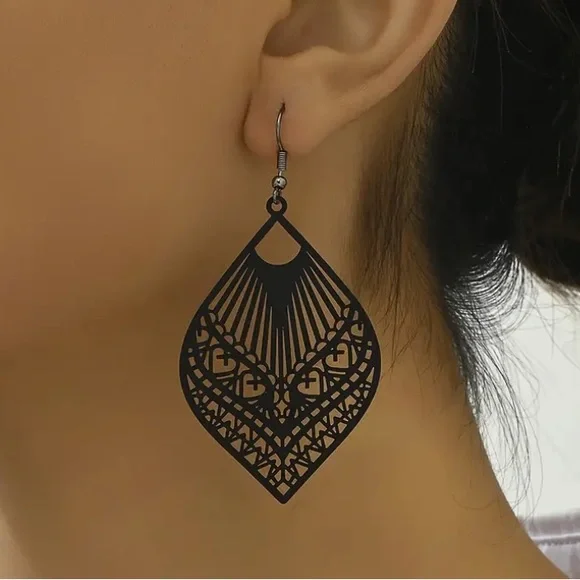Black Boho Bohemian Delicate Filigree Dangle Earrings - Picture 2 of 2